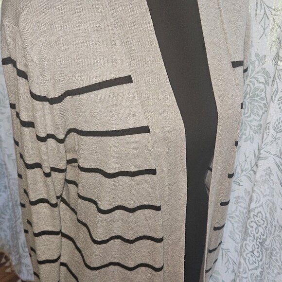 Light black striped long sleeve sweater - Picture 5 of 7